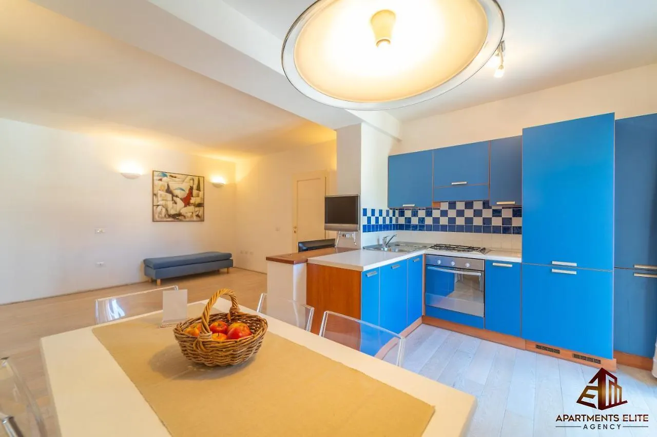 Porto Rotondo Central House 0*, Porto Rotondo